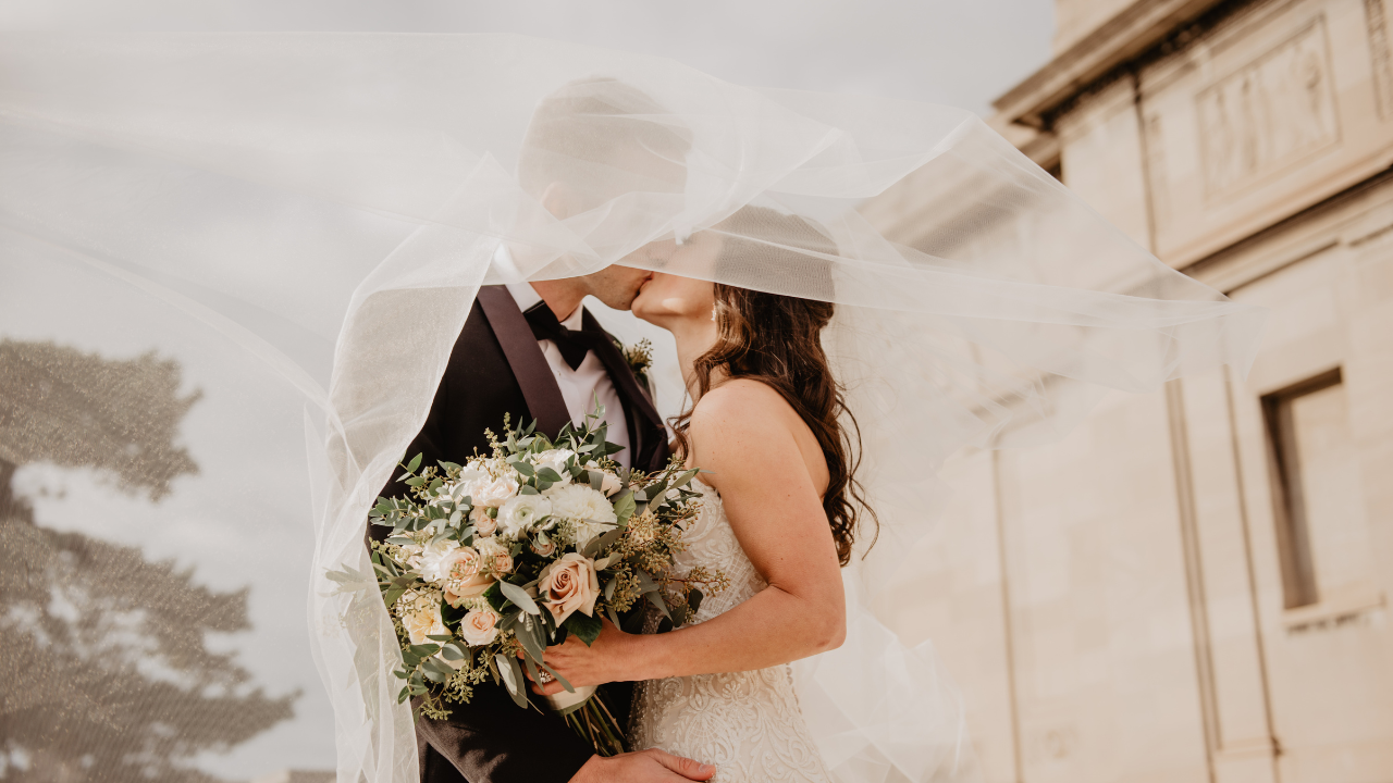 Brautpaar bei der Hochzeit in Jimmys Eventlocation in Giebelstadt bei Würzburg